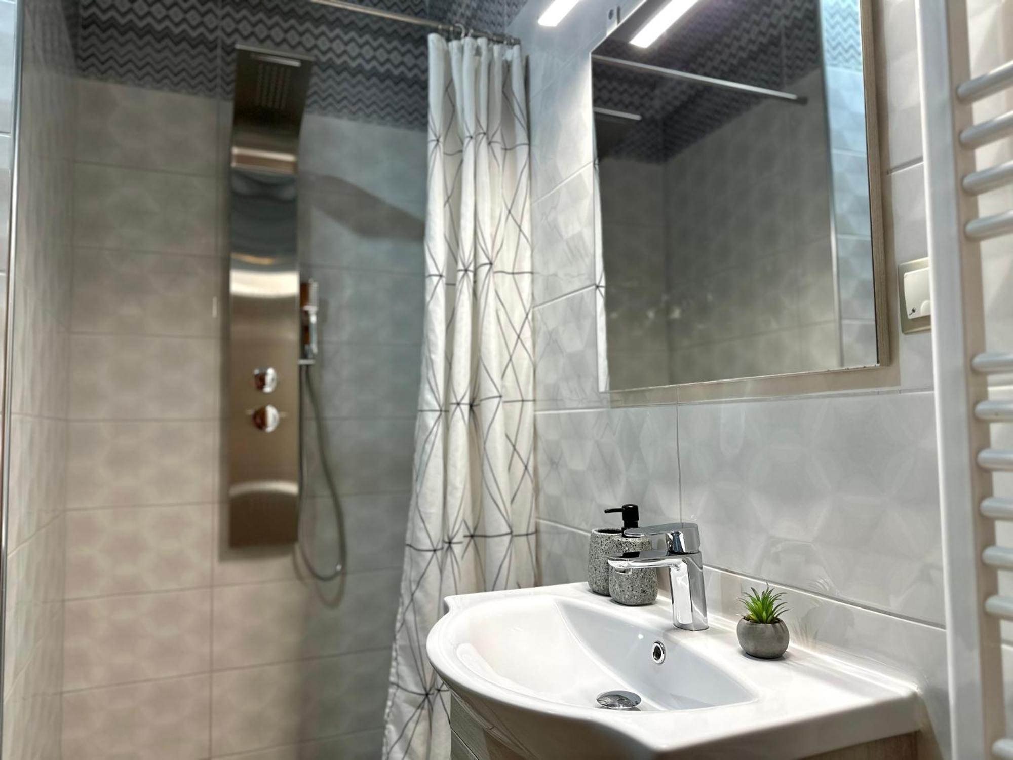 Εmerald Luxury Suite Thessaloniki Tessalónica Exterior foto